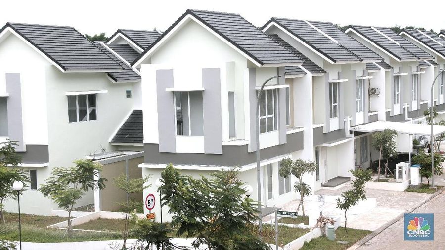 Awal Desember 2017, Kementerian Pekerjaan Umum dan Perumahan Rakyat (PUPR) mencatat capaian Program Satu Juta Rumah sebanyak 765.120 unit rumah, didominasi oleh pembangunan rumah bagi  masyarakat berpenghasilan rendah (MBR) sebesar 70 persen, atau sebanyak 619.868 unit, sementara rumah non-MBR yang terbangun sebesar 30 persen, sebanyak 145.252 unit.
Program Satu Juta Rumah yang dicanangkan oleh Presiden Joko Widodo, sekitar 20 persen merupakan rumah yang dibangun oleh Kementerian PUPR berupa rusunawa, rumah khusus, rumah swadaya maupun bantuan stimulan prasarana dan utilitas (PSU), 30 persen lainnya dibangun oleh pengembang perumahan subsidi yang mendapatkan fasilitas KPR FLPP, subsisdi selisih bunga dan bantuan uang muka. Selebihnya dipenuhi melalui pembangunan rumah non subsidi oleh pengembang.
Ketua Umum Asosiasi Pengembang Perumahan dan Pemukiman Seluruh Indonesia (Apersi) Junaidi Abdillah mengungkapkan, rumah tapak masih digemari kelas menengah ke bawah.
Kontribusi serapan properti oleh masyarakat menengah ke bawah terhadap total penjualan properti mencapai 70%.
Serapan sebesar 200.000 unit ini, akan terus meningkat pada tahun 2018 menjadi 250.000 unit.