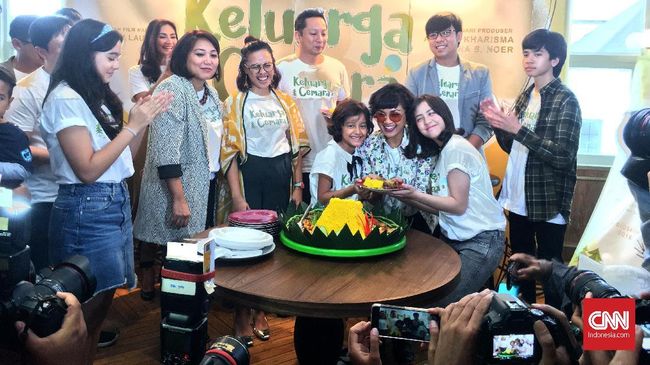 Ringgo Agus dan Nirina Bahagia di Ayunan 'Keluarga Cemara'