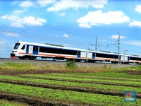 Tren Orang Naik Bus dan Kereta Lagi Tinggi, Pesawat Mahal?