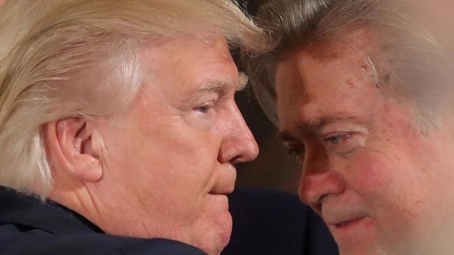 Trump Ancam Tuntut Mantan Ajudan terkait 'Fitnah' di Buku
