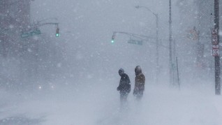 Disney World Orlando Tutup Sementara Akibat 'Bomb Cyclone'