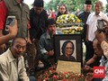 Angan Terakhir Yon Koeswoyo: Gelar Sarjana Sang Anak