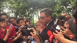 VIDEO: Tangis Hasto Terima Pengunduran Diri Azwar Anas