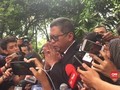 VIDEO: Tangis Hasto Terima Pengunduran Diri Azwar Anas