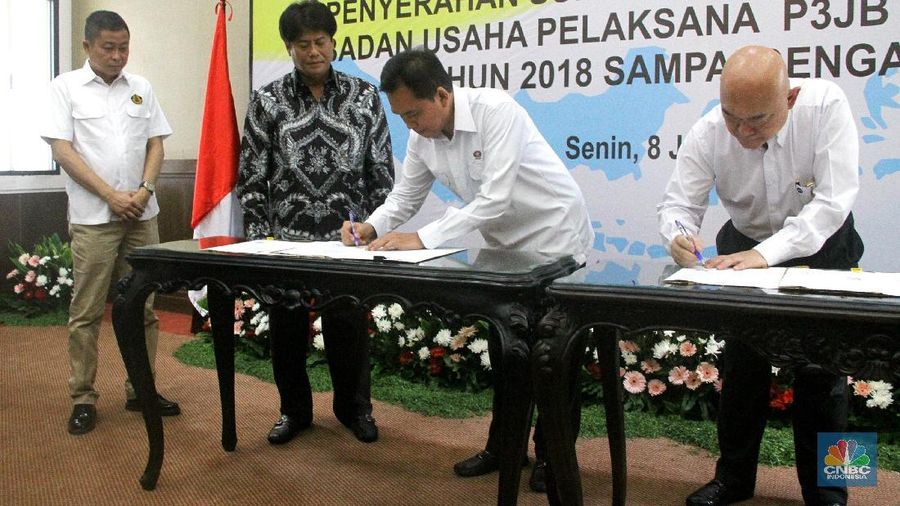 BPH Migas menugaskan Pertamina dan AKR corporindo untuk menyalurkan BBM jenis tertentu dan penugasan untuk jangka waktu 5 tahun.