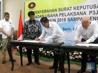 Pertamina dan AKR Jadi Penyalur Resmi BBM Hingga 2022