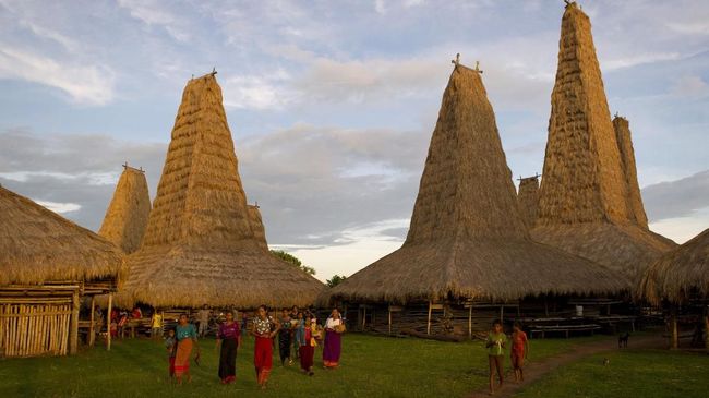 Sumba Barat  Daya Kembangkan Wisata Budaya