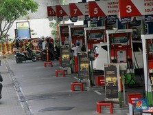Harga Minyak Terjun Bebas, DPR Tagih Pertamina Turunkan BBM