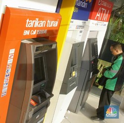 Ada 'Kiamat' ATM & Kartu Debet, Warga RI Beralih ke Sistem Ini