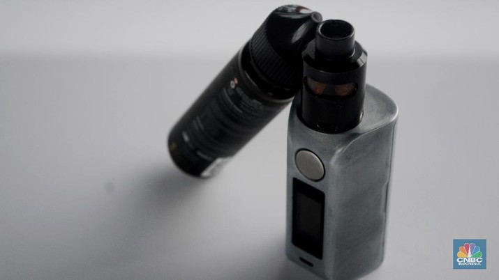 Aturan Cukai Rokok Elektrik Terbit Bulan Ini, Berlaku 1 Juli Bea Cukai memastikan aturan turunan dari pelaksanaan pengenaan cukai rokok elektrik atau vape akan diterbitkan pada pertengahan bulan ini.
