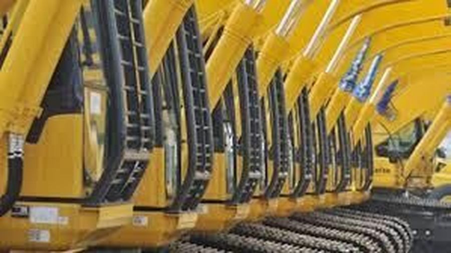 Saham UNTR diperdagangkan menguat pada hari ini, seiring dengan kinerja keuangan perusahaan yang mampu melampaui ekspektasi.