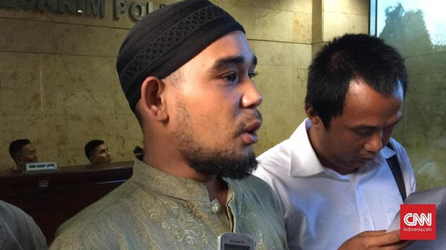 Diduga Menista Agama, Eks Gubernur Kalbar Dipolisikan