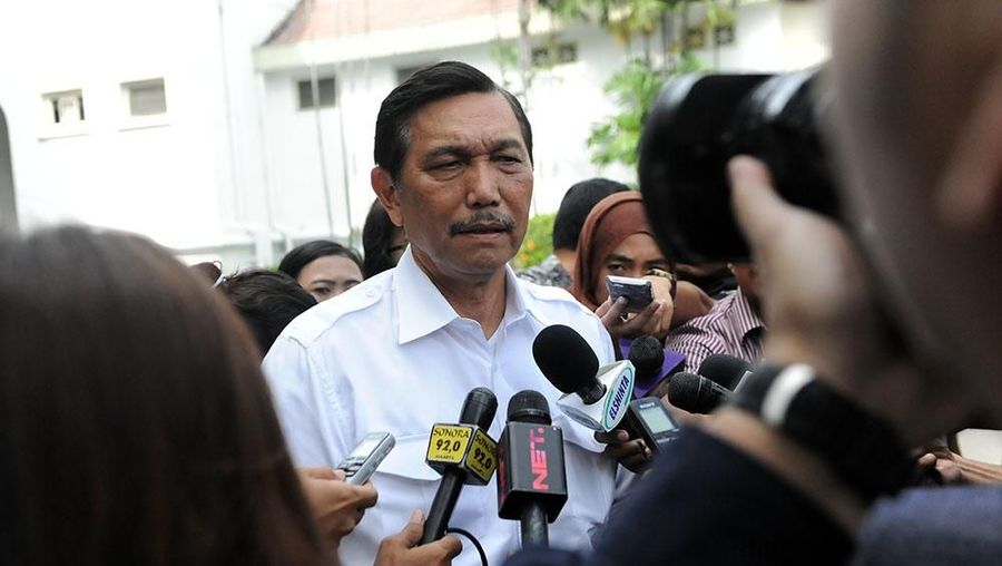 Luhut Binsar Pandjaitan memberi instruksi kepada Susi Pudjiastuti agar segera selesaikan pelarangan cantrang
