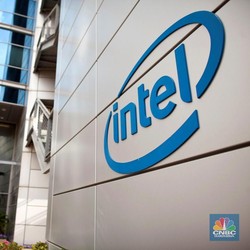 Qualcomm Mau Caplok Raksasa Chip Dunia Intel
