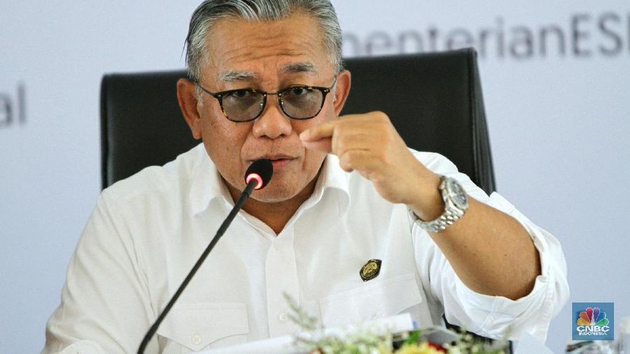Dirjen Listrik sebut akibat suntikan modal untuk PLN turun dari yang diperkirakan, maka program listrik desa pun ada yang terpaksa dipangkas. 