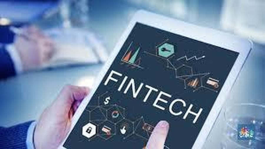 Pada awal startup fintech dianggap sebagai praktek shadow banking atau bank gelap