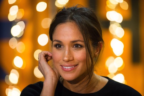 5 Pilihan Lipstik Warna Nude untuk Tampil Cantik Seperti Meghan Markle 5 Pilihan Lipstik Warna Nude untuk Tampil Cantik Seperti Meghan Markle