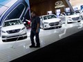 Menperin Airlangga Janjikan Regulasi LCEV Selesai Bulan Depan