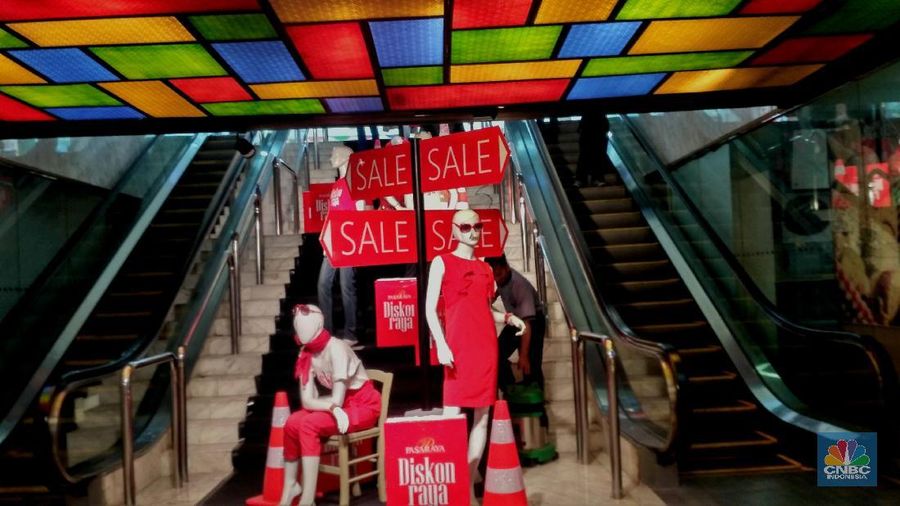 Perusahaan sepatu dan pakaian asal AS, Nine West Holdings Inc, mengajukan perubahan permohonan kepailitan yang akan mengurangi kewajiban utang pra-pailitnya.
