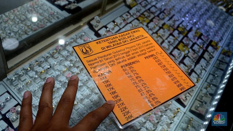 Emas merupakan salah satu investasi yang menjanjikan, jika kita beli mungkin lima sampai enam tahun bisa jadi investasi yang bagus.