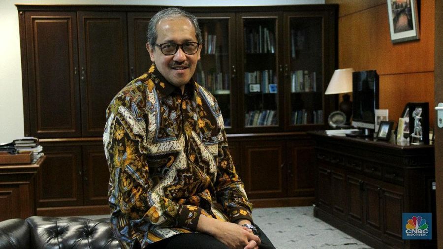 Dody tak memungkiri, level rupiah saat ini Rp 13.800/US$ sudah terlempar jauh dari fundamentalnya.