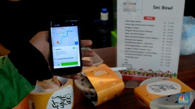 Aplikasi Go Food Tren digitalisasi ekonomi sehingga berkembangnya teknologi informasi membuat para usaha mikro kecil dan menengah UMKM ini meningkatkan skala bisnisnya melalui aplikasi yang layanan makanan.