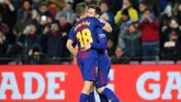 Kolaborasi Lionel Messi dengan Jordi Alba belakangan membuat Barcelona mampu meraih kemenangan penting. (REUTERS/Albert Gea)