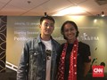 Aktor China Shen Hao Jajal Makan Pakai Tangan di Indonesia