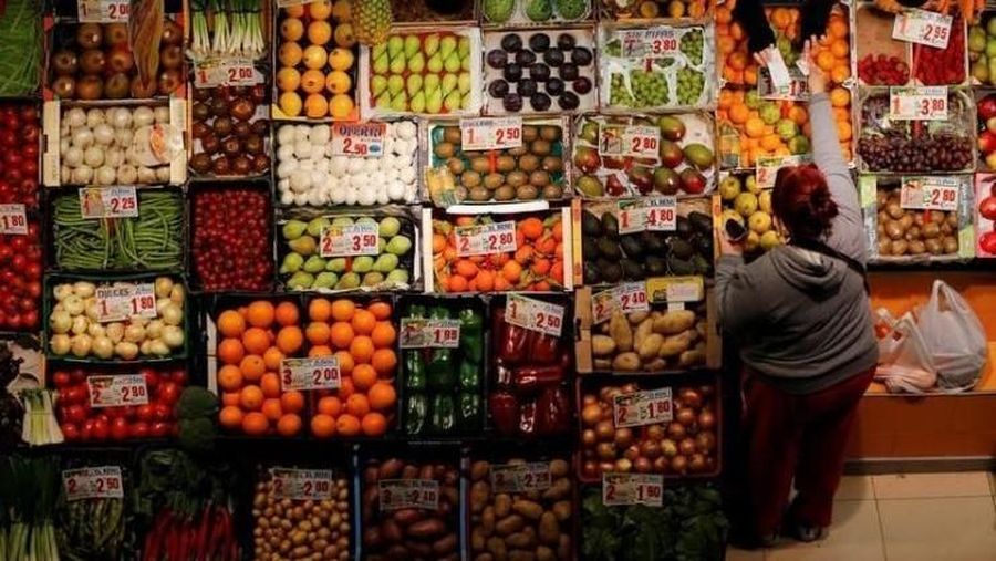 Pemerintah memastikan ketersediaan stok bahan pangan selama Ramadan dan Lebaran terpenuhi.