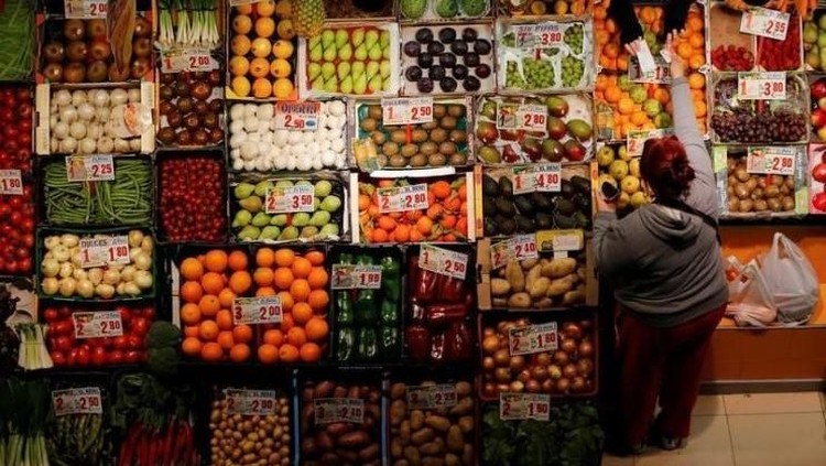 12 Buah dan Sayur Paling Tinggi Residu Pestisida, Banyak Dimakan Warga