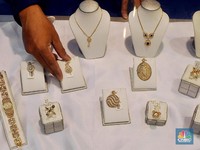 AS Naikkan Suku Bunga, Permintaan Emas Anjlok 7%