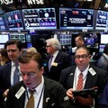 Wall Street Kebakaran, Dow Jones Jeblos 300 Poin