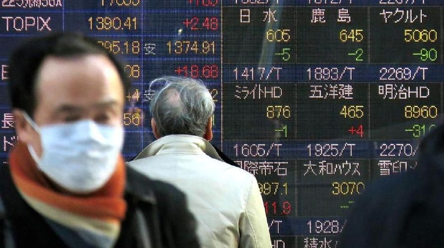 Investor masih cenderung mencermati arah pasar saham, dimana pada saat yang sama nilai tukar dolar sediktit terkoreksi.