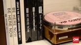 Di antaranya rak promosi Oasis yang terbuat dari kardus yang hanya ada satu di dunia, rilisan dalam format mini disc dan item promosi Oasis. Ilham pun semakin percaya diri membuka museum untuk umum karena barang langka yang ia miliki.
