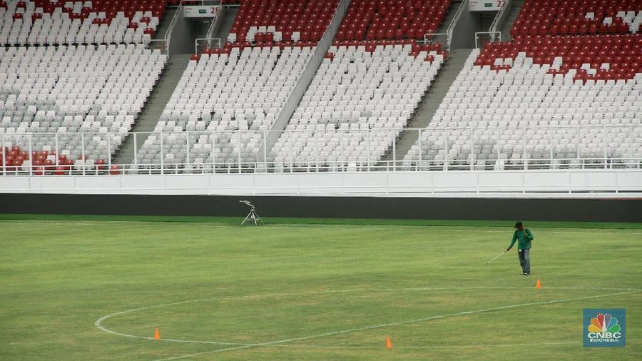 Stadion Utama Gelora Bung Karno gunakan rumput jenis zoysia matrella, yang merupakan rumput kelas 1 standar FIFA