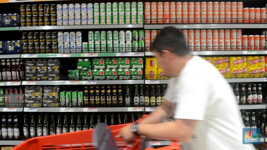 Negara lain juga menerapkan hal yang sama seperti Indonesia untuk mengendalikan konsumsi alkohol.