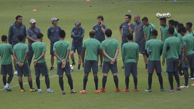 Pelatih Timnas Indonesia Panggil Empat Pemain Usai Latihan
