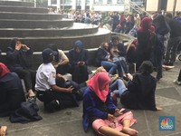 Update Terbaru Kondisi Korban Selasar Bursa yang Ambruk