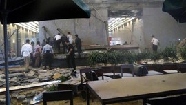 Anjing Pelacak Sisir Reruntuhan Selasar Gedung BEI