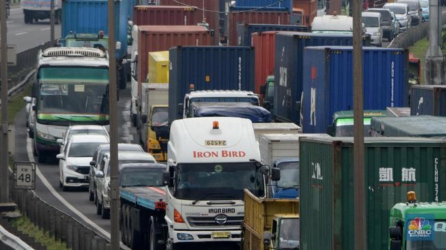 Dilarang Beroperasi saat Mudik, Pengusaha Truk Curhat Bisa Rugi Rp 5 T