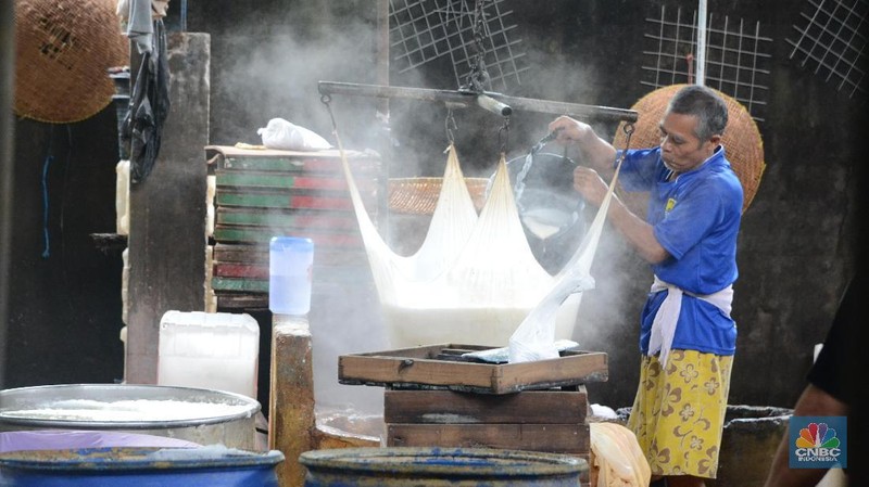 Hingga saat ini harga kedelai impor masih dinilai stabil bagi pengusaha dan perajin tahu.