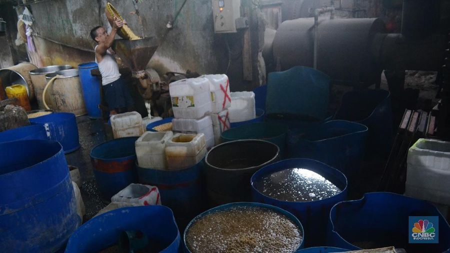 Hingga saat ini harga kedelai impor masih dinilai stabil bagi pengusaha dan perajin tahu.