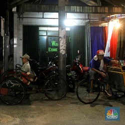 Tukang Becak Mendadak Jadi Miliarder, Dapat Uang Kaget Rp50 Miliar
