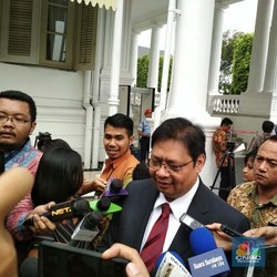 Upah Buruh Naik 8%, Jokowi Siapkan Insentif Bagi Perusahaan