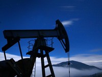 Target 1 Juta Barel Minyak Mundur, Upaya Nol Emisi di 2060 Terganggu