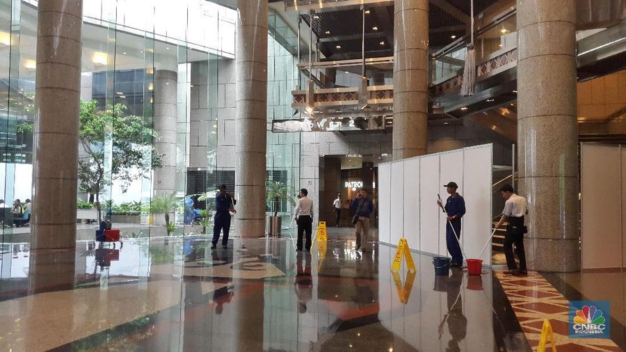 Kegiatan pegawai dan perusahaan yang berkantor di area tersebut belum berjalan normal.