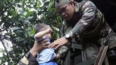 Badan vulkanologi Filipina mencatat terjadi sembilan kali gempa, empat kali letusan dan 75 kali lelehan lava Gunung Mayon hingga Selasa, 16 Januari 2018. (REUTERS/Stringer)
