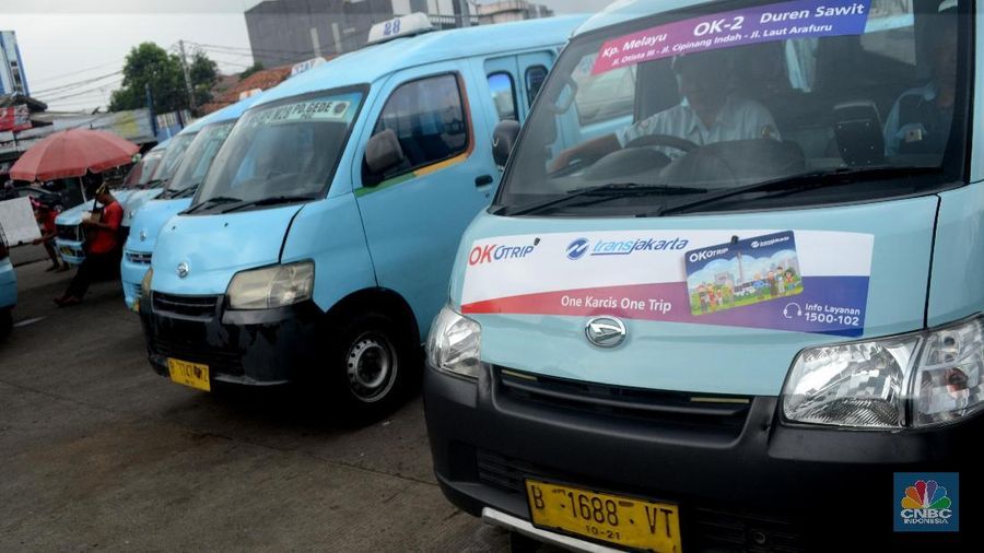 Sejak senin kemarin program One Karcis One Trip (OK Otrip) mulai diuji coba dan diberlakukan pada rute Duren Sawit-Kampung Melayu.