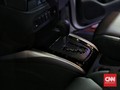 Parkir Paralel Mobil Matik, Jangan Lupa Tekan 'Shift Lock'