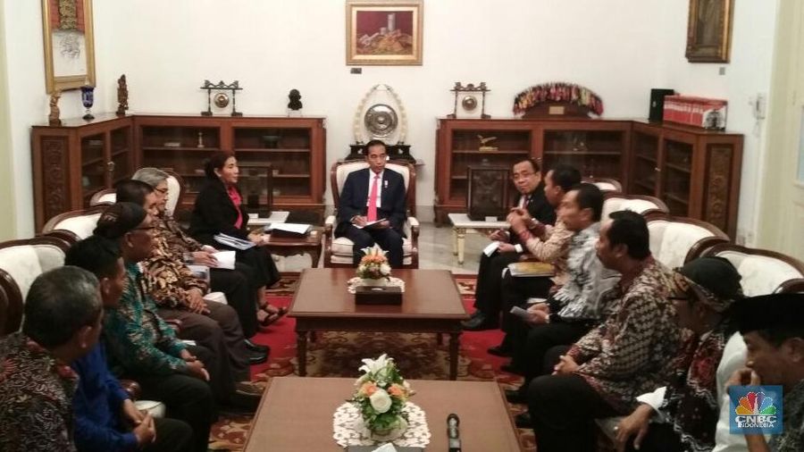 Presiden Joko Widodo (Jokowi) tidak bisa lagi menyembunyikan kekesalannya. Ada apa?